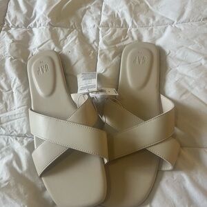 GAP Women's Beige Cross-Strap Sandals